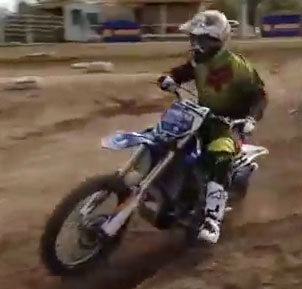 Video: Motocross Riding Tip - How to Ride Ruts