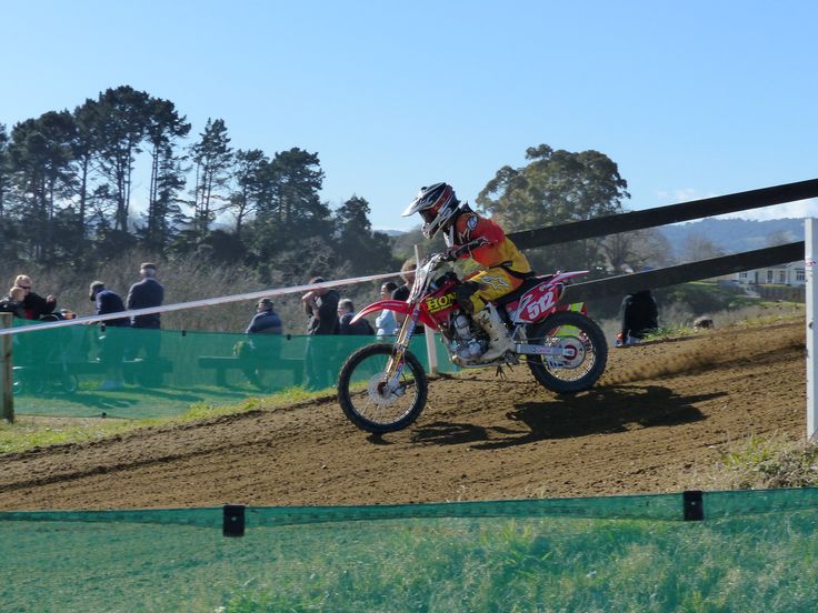 Trent Collins Prepares to Cross the Ditch