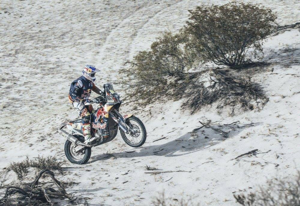 Price Podiums to Hold Dakar Lead