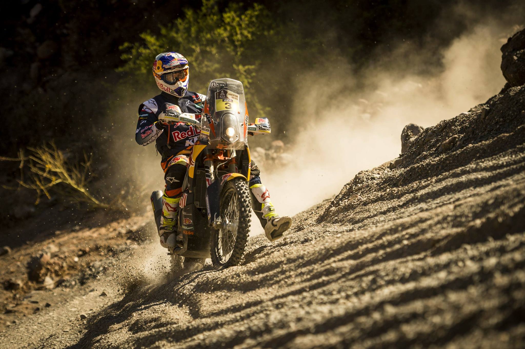 Price Gains Dakar Lead