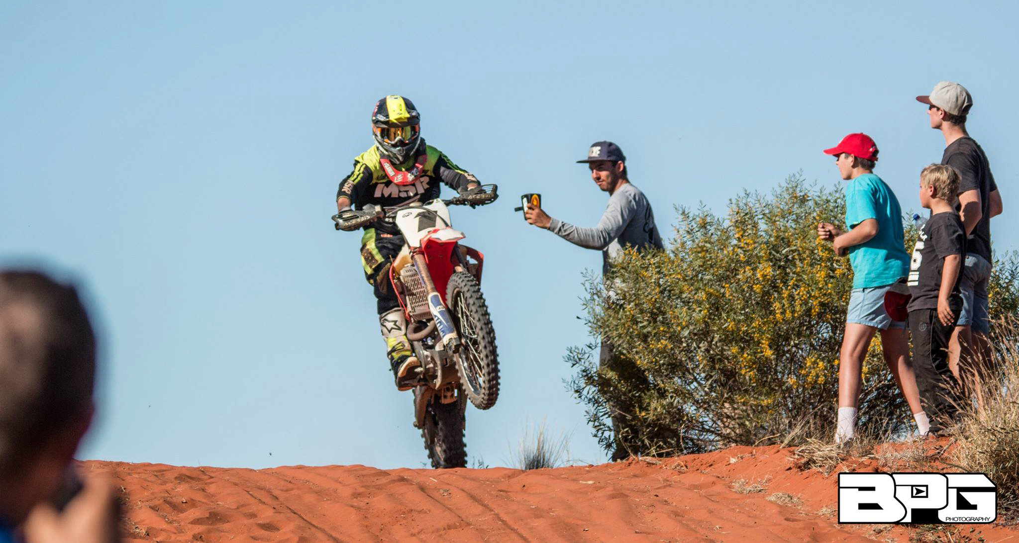 Desert Edge Race Team or DERT [the local Honda outfit] have been victorious in this event for the past five years so holding onto this title was paramount for seasoned campaigners and DERT rider Daymon Stokie.