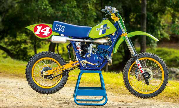 iK_CD12_JH-KX80-4406 FEATURE