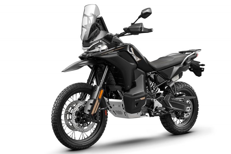 800mt X Nebula Black Tall Seat Left 45