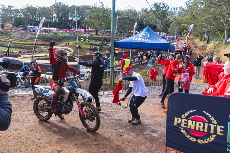 Mx2 Podium