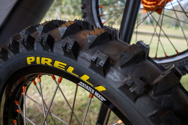 Pirelli Mx32