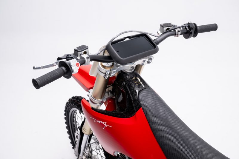 250725 Vargmx1.2productwhite @syovanvliet 3557 Hr