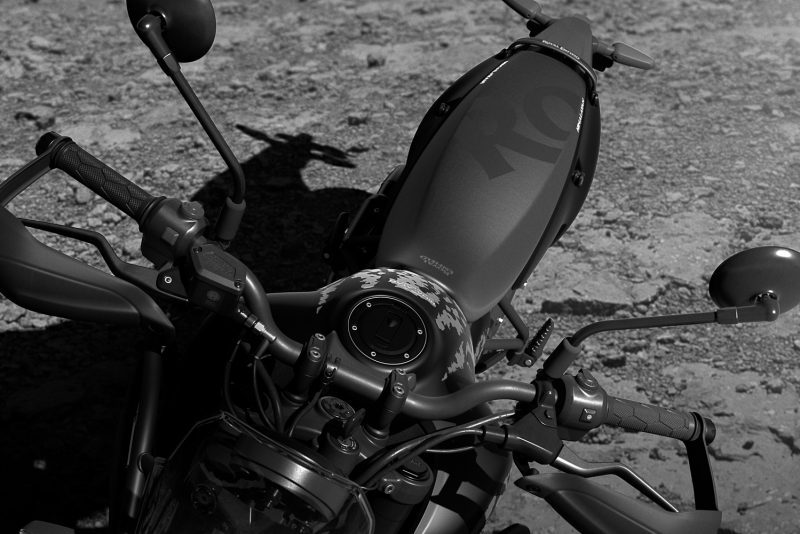 Himalayan 450 Mana Black Seat