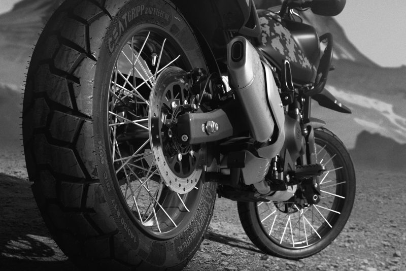 Himalayan 450 Mana Black Tubeless Spoked Wheels