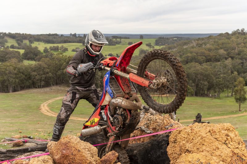 13 344 Gold Luke Graham1