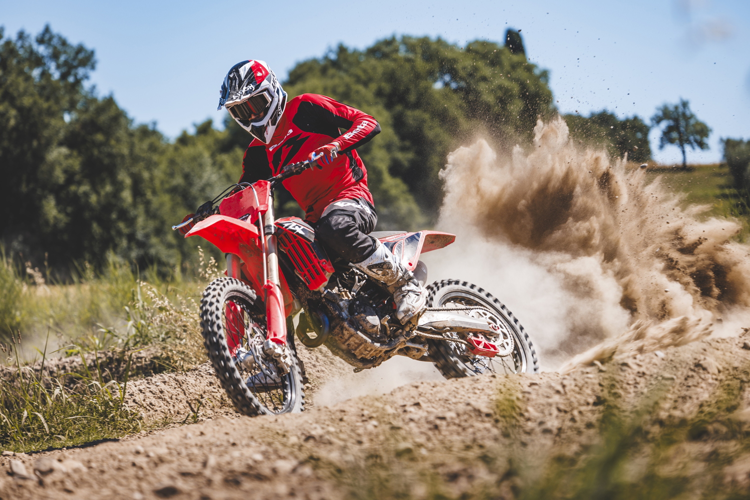 Beta Rx250 ALL-NEW RX 250 4T HEADLINES 2027 BETA RX MOTOCROSS RANGE | Dirt Action
